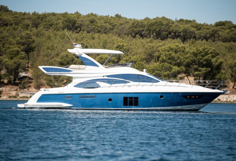 Azimut LAURA