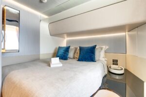 AZIMUT 27 METRI