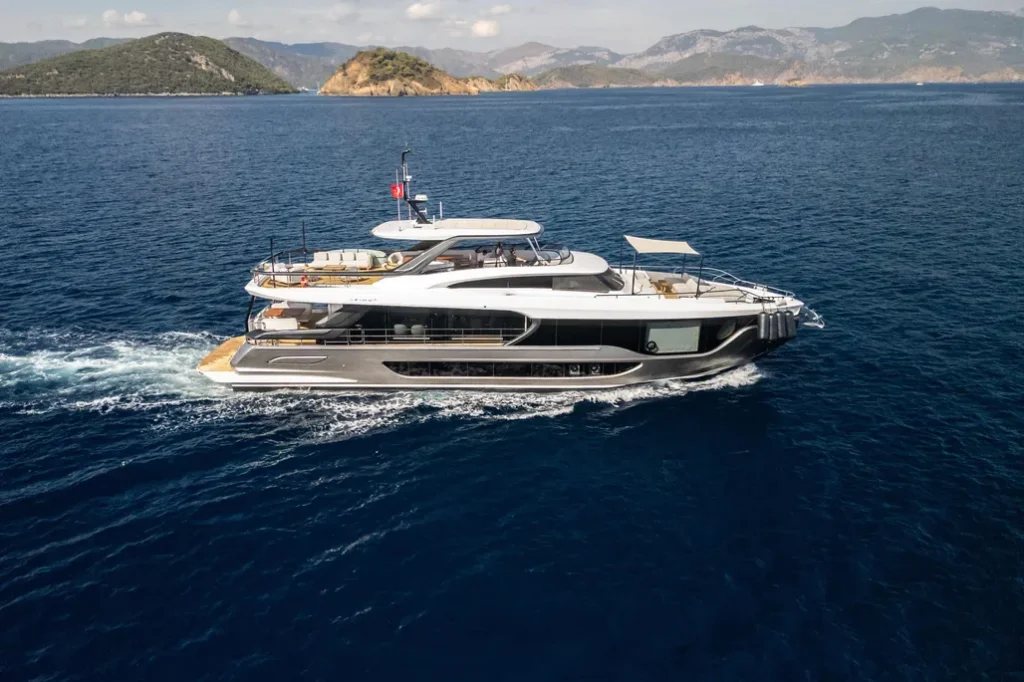 AZIMUT GRANDE 26 AISHA