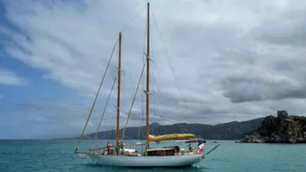 Alumarine Schooner 63