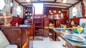 Classic Schooner For Sale 1982 - photo 6