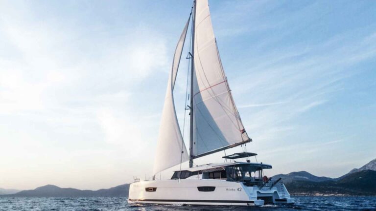 Fountaine Pajot Astrea 42