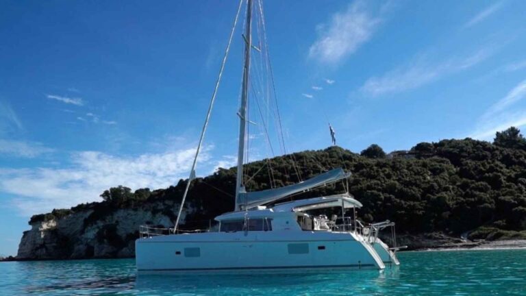 Lagoon  421