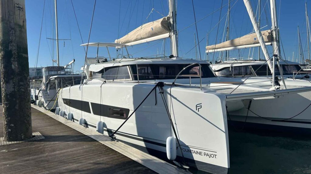 Fountaine Pajot 44