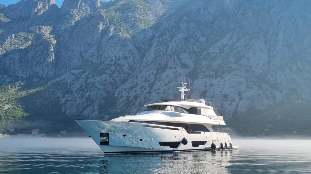 CUSTOM LINE NAVETTA 28 ESTELLA III