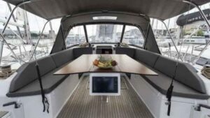 2025 Dufour 530 for sale - photo 9