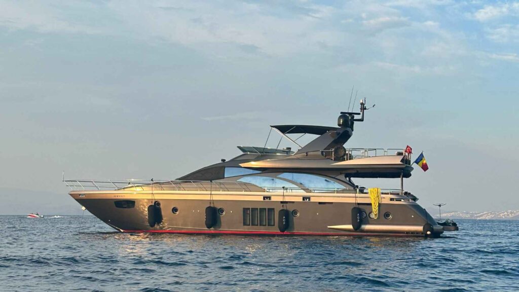 Azimut 78 Fly