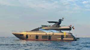 Azimut 78 Fly