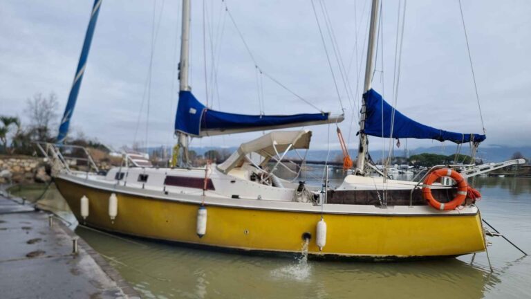 Vagabond 33 Ketch