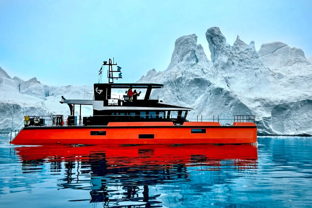 NAVAL YACHT VANGUARD