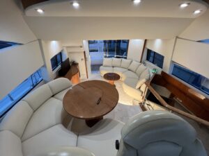 2001 Fairline Squadron 52 motor yacht for sale - Interior image