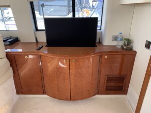 2001 Fairline Squadron 52 motor yacht for sale - photo 3