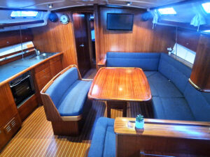 2003 Bavaria 44 sailing yacht for sale - Interior image