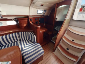 2003 Oceanis 411 sailing yacht for sale - photo 2