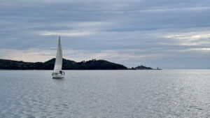 2004 Oceanis 323 sailing yacht for sale - photo 12