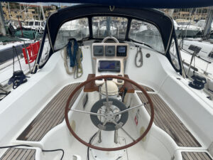 2004 Oceanis 323 sailing yacht for sale - photo 13