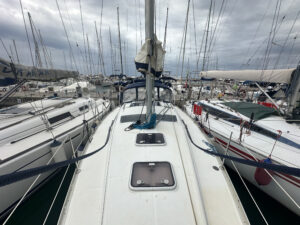 2004 Oceanis 323 sailing yacht for sale - photo 18