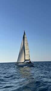 2004 Oceanis 323 sailing yacht for sale - photo 19