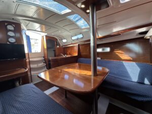 2004 Oceanis 323 sailing yacht for sale - photo 24