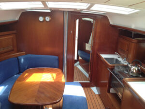 2004 Oceanis 393 sailing yacht for sale - Interior image