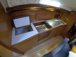 2005 Grand Soleil 43 sailing yacht for sale - photo 2