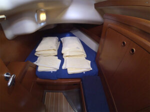 2005 Grand Soleil 43 sailing yacht for sale - photo 6