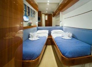 2006 Princess V65 motor yacht for sale - photo 15