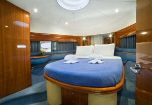 2006 Princess V65 motor yacht for sale - photo 4