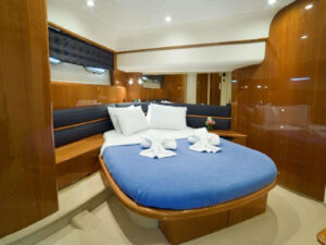 2006 Princess V65 motor yacht for sale - Interior image