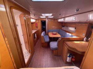 2008 Bavaria 40 Cruiser sailing yacht for sale - Interior image