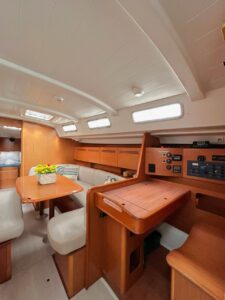 2008 Cyclades 50.5 sailing yacht for sale - Interior image