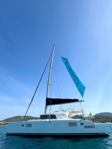 2008 Lagoon 440 catamaran for sale - deck and cockpit