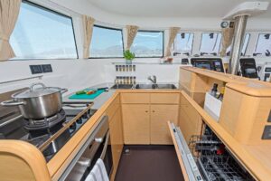 2009 Lagoon 500 catamaran for sale - photo 4