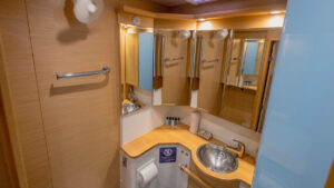 2009 Lagoon 500 catamaran for sale - photo 6