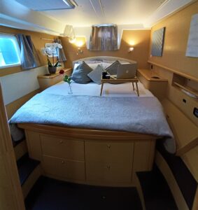 2009 Lagoon 500 catamaran for sale - photo 7