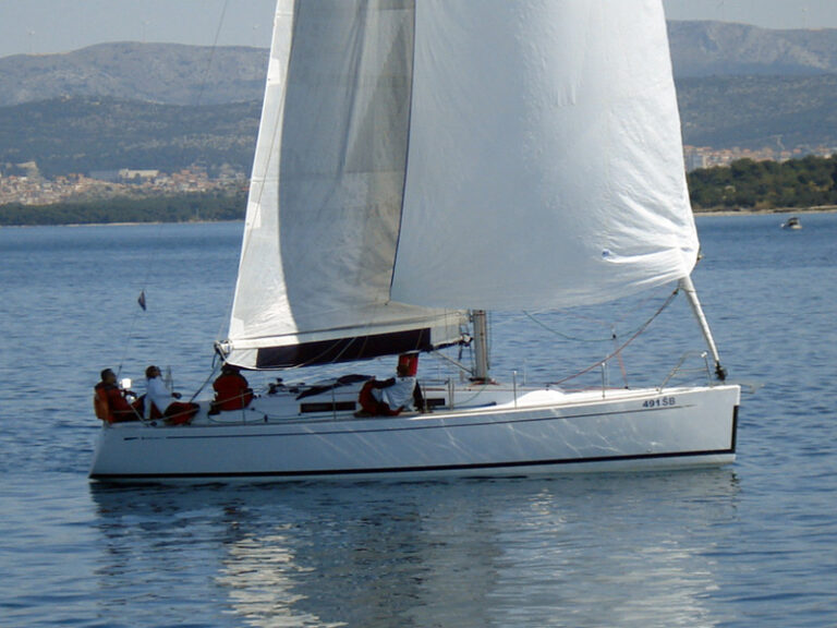 Grand Grand Soleil 37