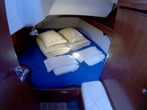 2010 Grand Soleil 37 sailing yacht for sale - photo 3