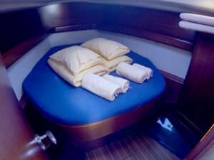 2010 Grand Soleil 37 sailing yacht for sale - photo 9