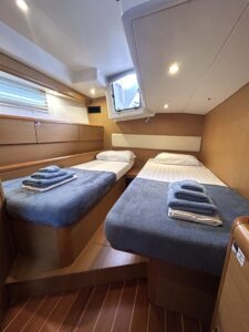 2010 Jeanneau 57 sailing yacht for sale - photo 12