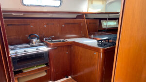 2010 Oceanis 343 sailing yacht for sale - photo 3