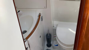 2010 Oceanis 343 sailing yacht for sale - photo 7