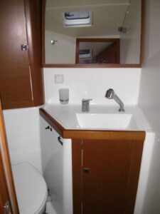 2013 Oceanis 41 sailing yacht for sale - photo 6