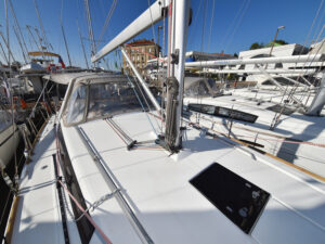 2013 Oceanis 41 sailing yacht for sale - photo 10