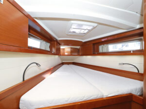 2013 Oceanis 41 sailing yacht for sale - photo 3