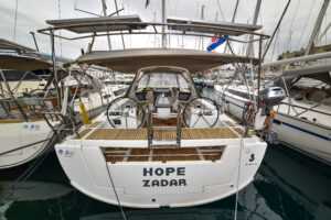 2013 Oceanis 41 sailing yacht for sale - photo 6