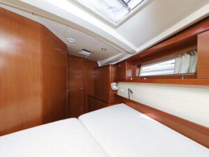 2013 Oceanis 41 sailing yacht for sale - photo 9