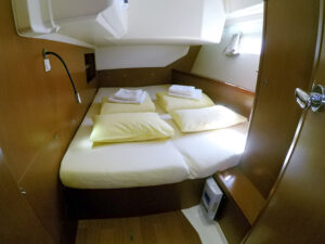 2013 Oceanis 45 sailing yacht for sale - Oceanis 45