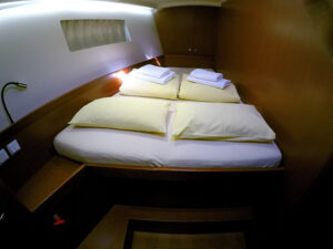 2013 Oceanis 45 sailing yacht for sale - Oceanis 45