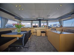 2014 Lagoon 560 S2 catamaran for sale - Interior image