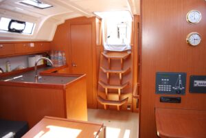 2015 Bavaria Cruiser 37 sailing yacht for sale - photo 5
